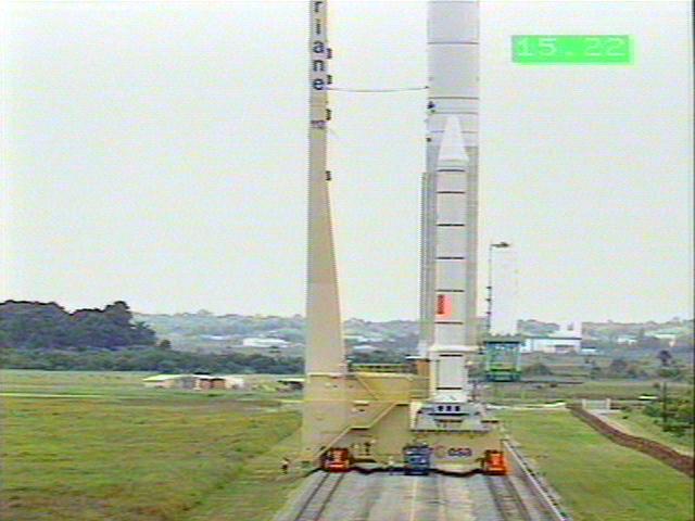ariane503launch_photo02.jpg (39617 bytes)
