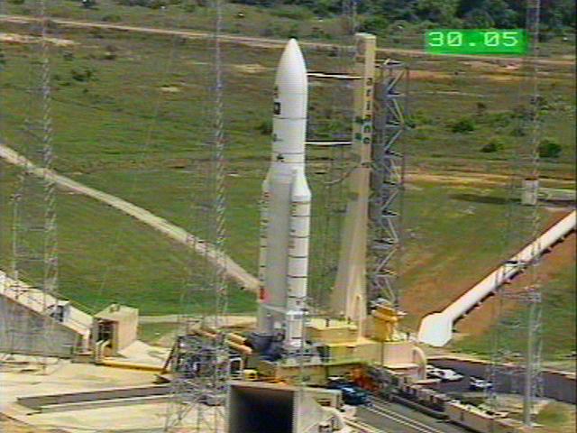 ariane503launch_photo06.jpg (56913 bytes)