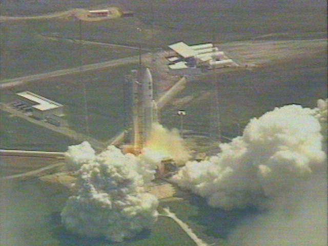 ariane503launch_photo17.jpg (36565 bytes)