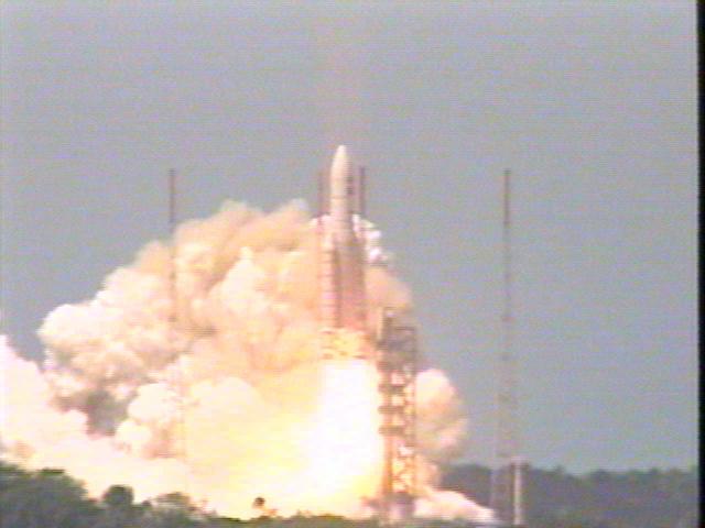 ariane503launch_photo18.jpg (27023 bytes)